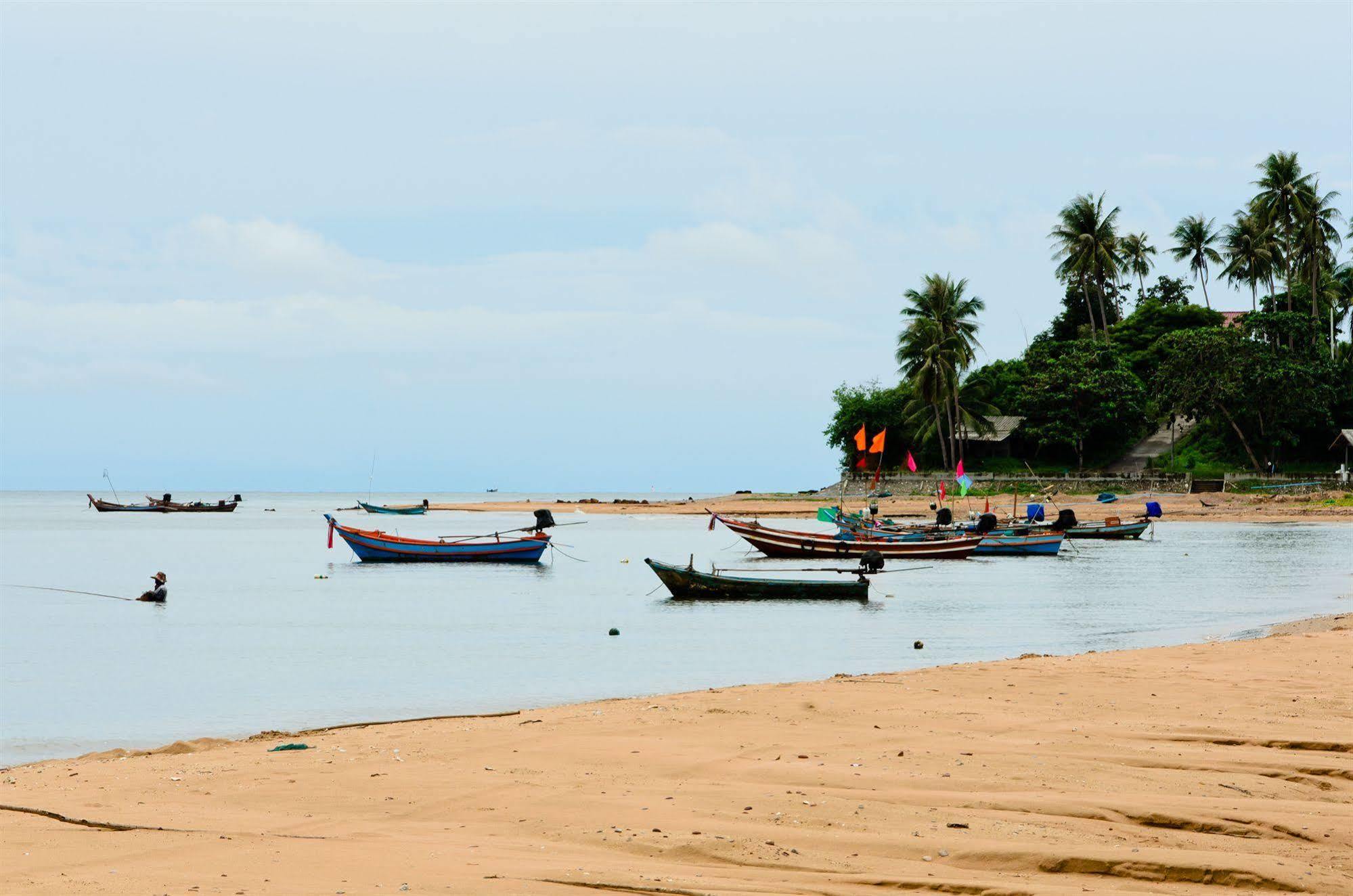 Sananwan Beach B&B Bang Saphan Noi Exteriér fotografie